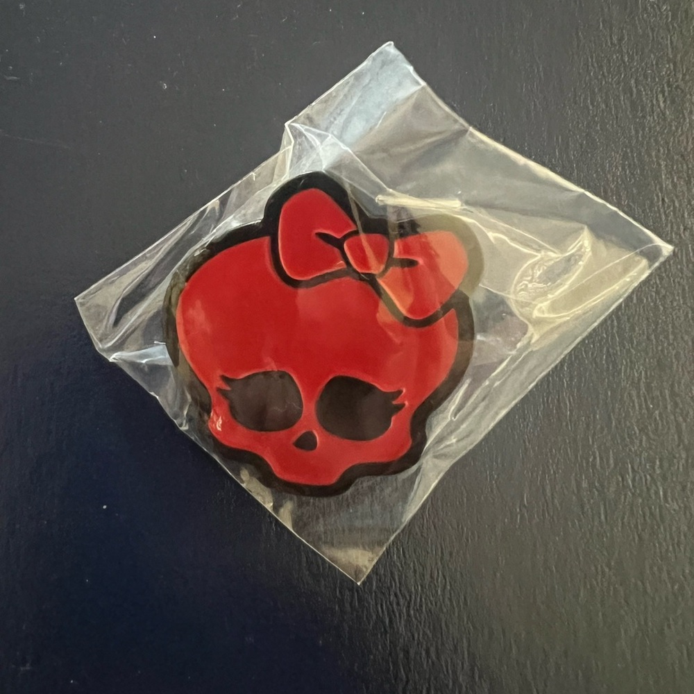 Monster High Red Skull Pin Comic Con 2024
